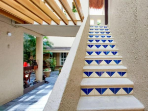 Tropical 1BR APT Downtown, Next to the Beach and 5AV